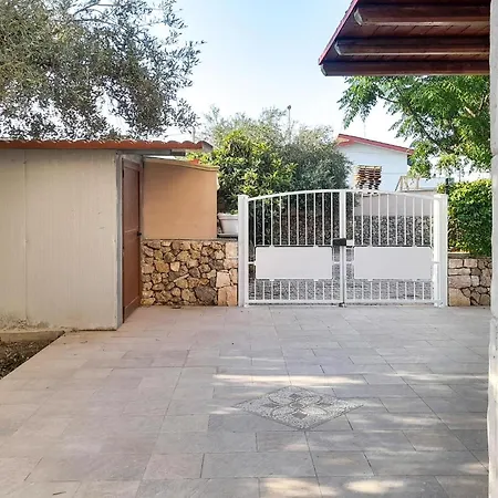2 Bedroom In Holiday home *