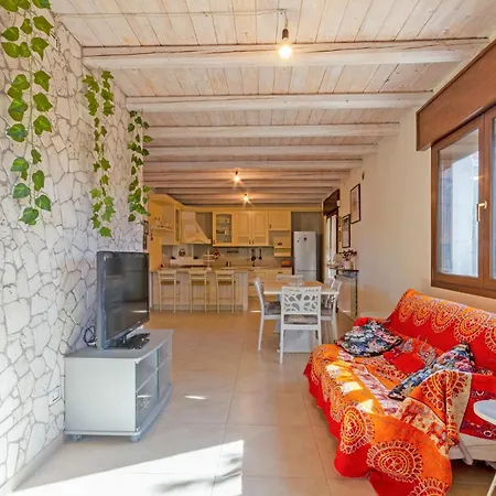 2 Bedroom In * Tarente