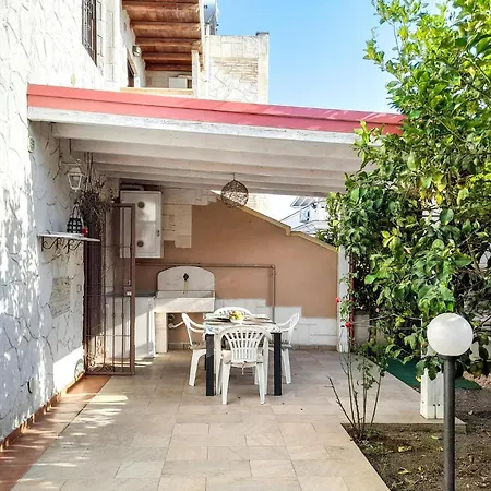 2 Bedroom In * Tarente
